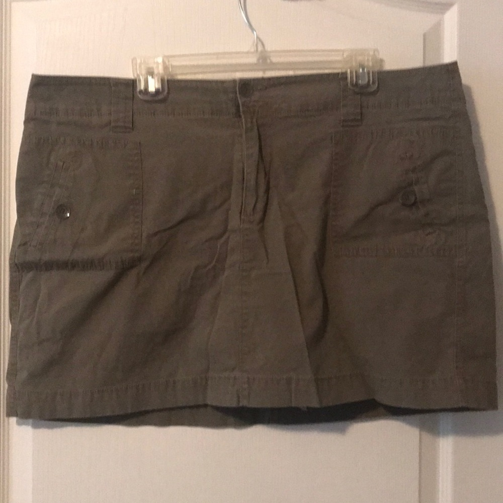 L.A. Blues Skort - Army Green - Size 18